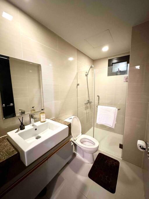 Airport Naia Terminal 3 Insane Interior Apartman Manila Kültér fotó